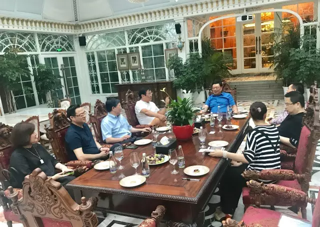 【商会动态】陈国宝会长与郑永刚会长一行走进宏润建设集团